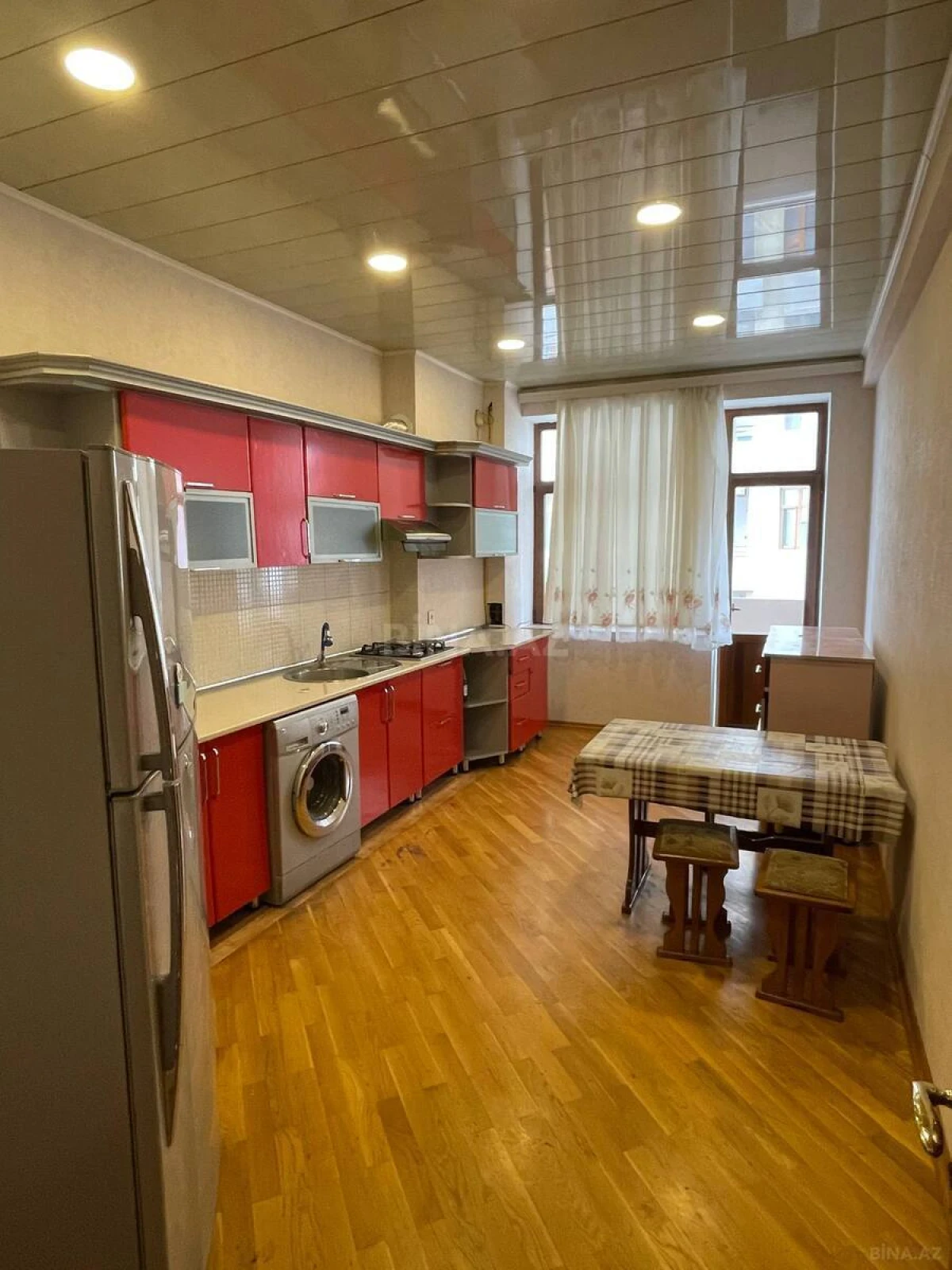 Kirayə verilir 3 otaqlı mənzil 110 m²