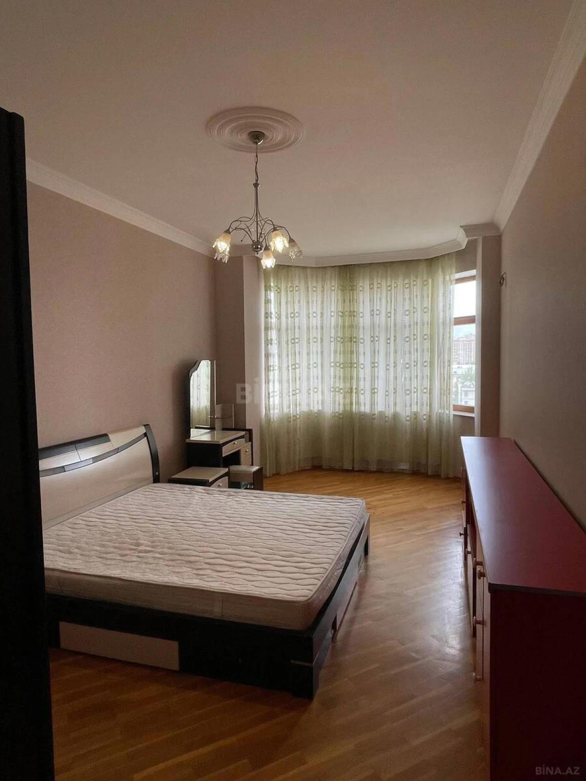 Kirayə verilir 3 otaqlı mənzil 110 m²