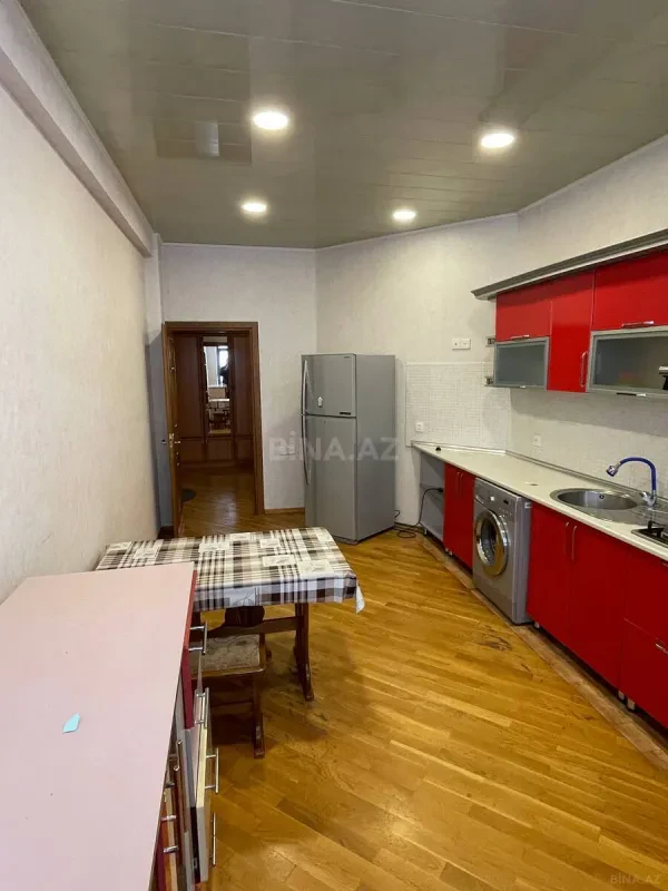 Kirayə verilir 3 otaqlı mənzil 110 m²