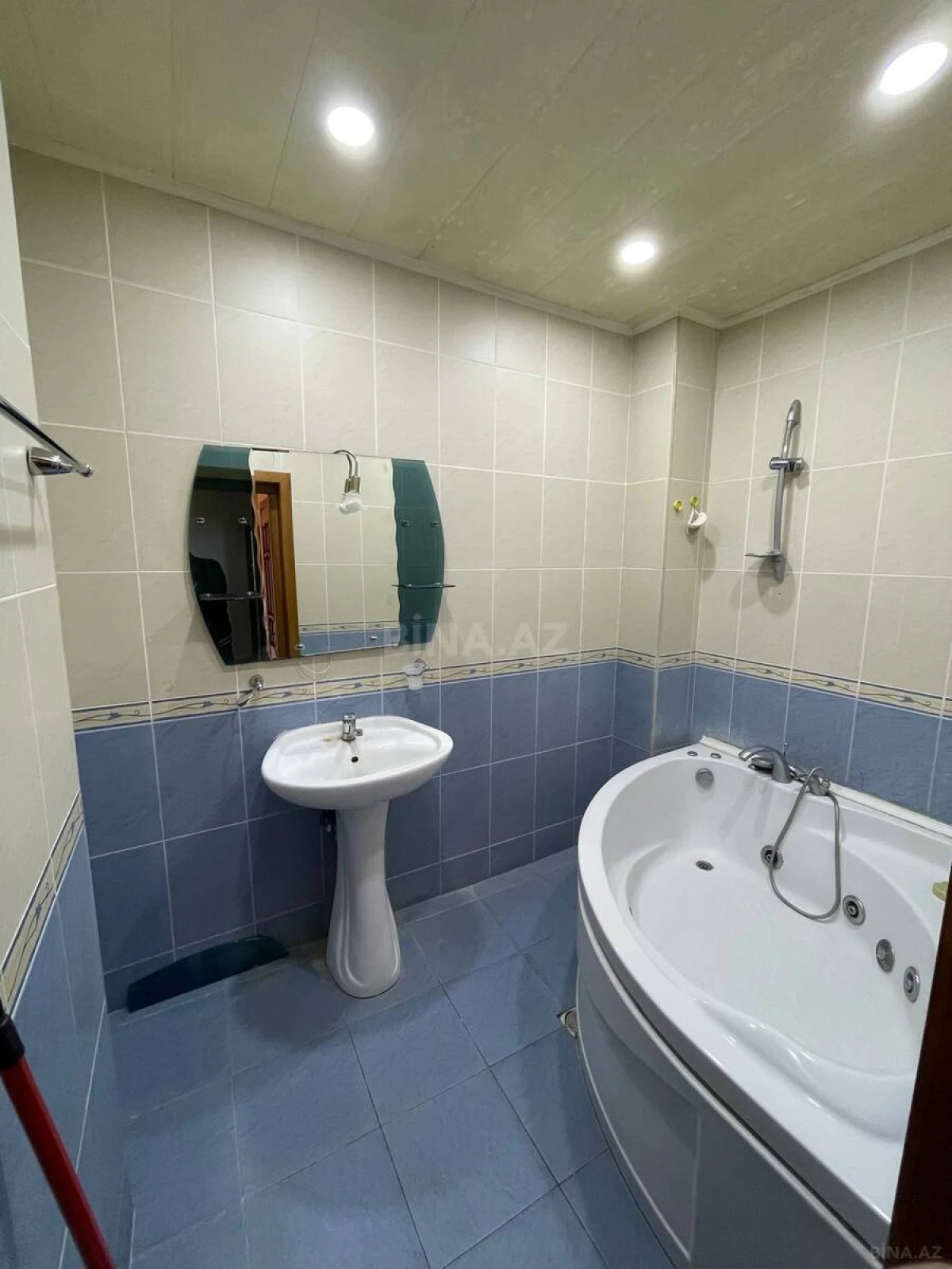 Kirayə verilir 3 otaqlı mənzil 110 m²