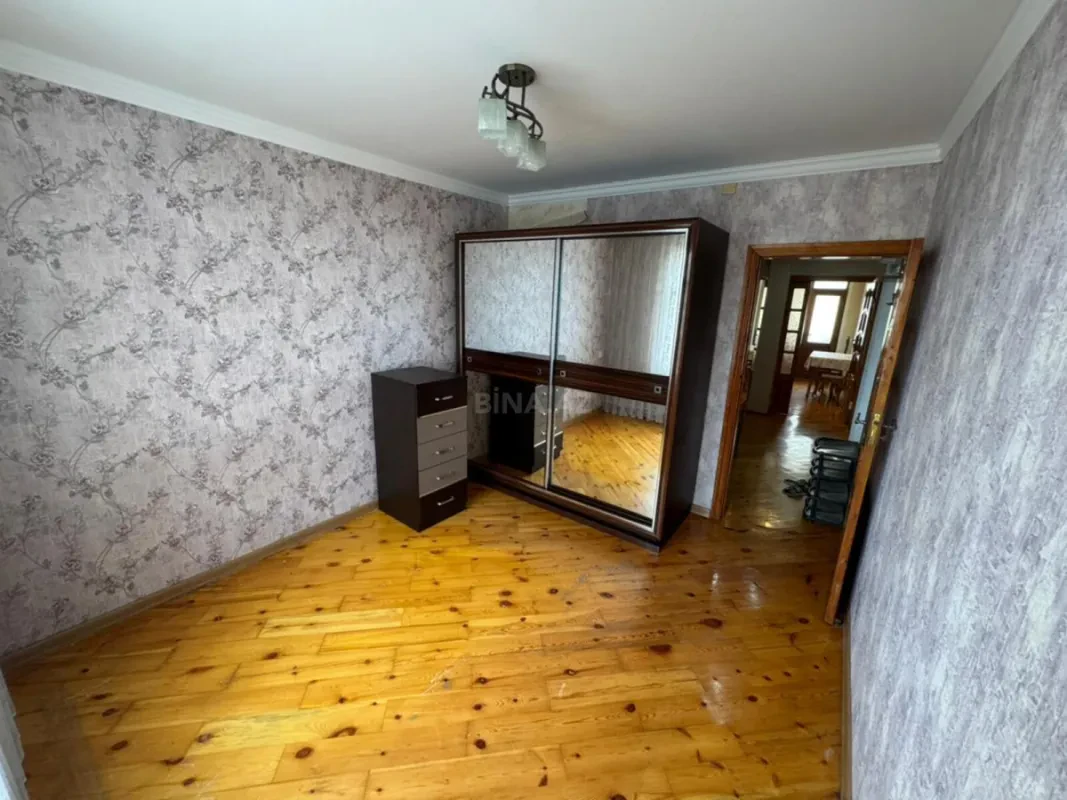 Kirayə verilir 2 otaqlı mənzil 70 m²