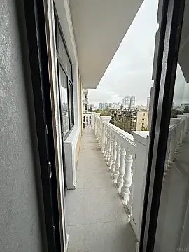 Satılır 4 otaqlı mənzil 186 m²