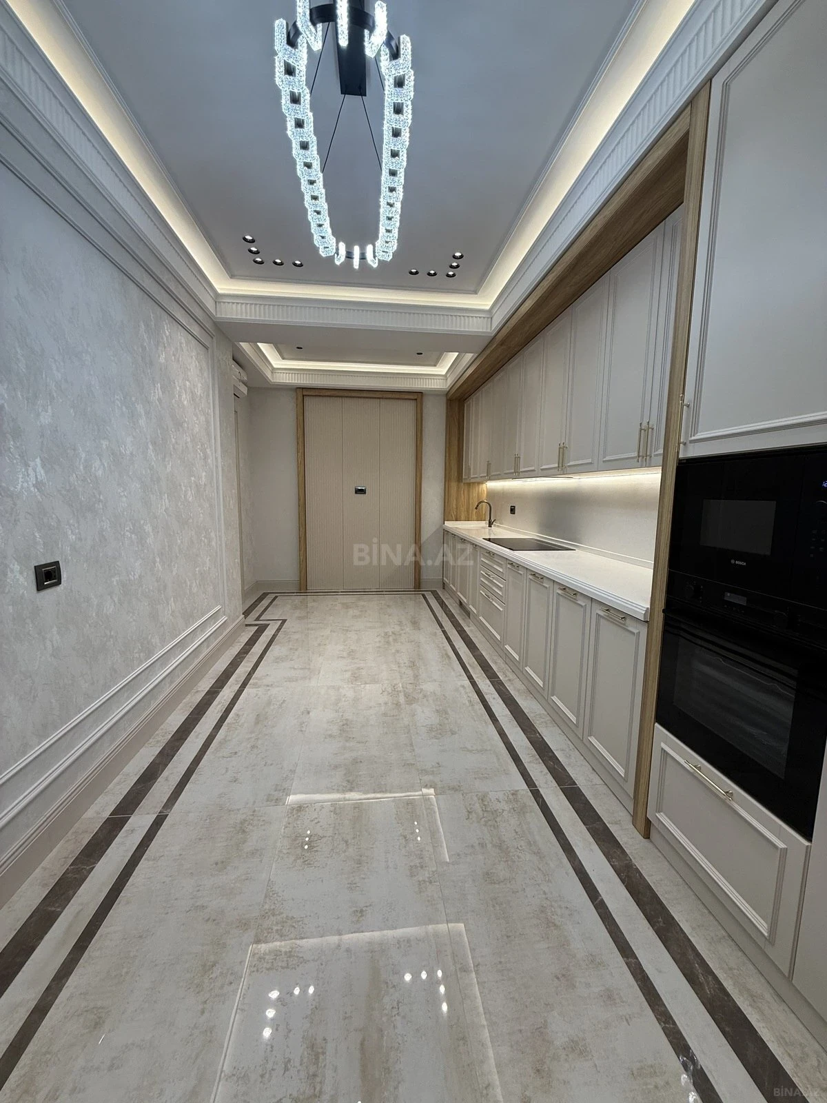 Satılır 4 otaqlı mənzil 186 m²