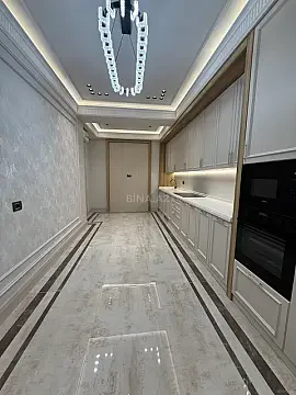 Satılır 4 otaqlı mənzil 186 m²