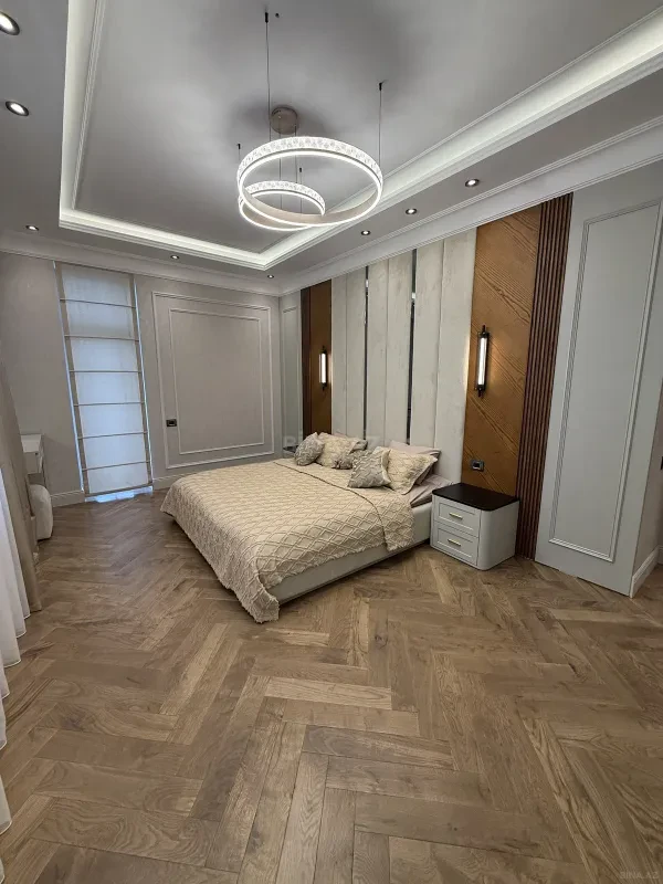 Satılır 4 otaqlı mənzil 186 m²