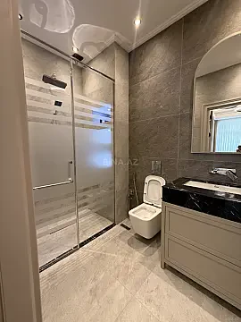 Satılır 4 otaqlı mənzil 186 m²