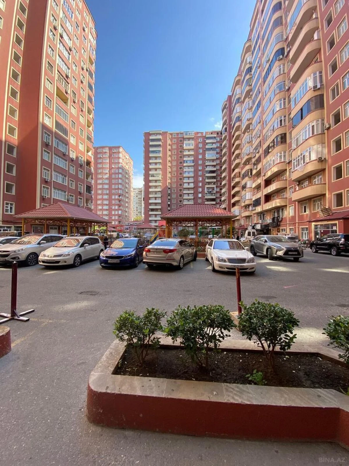 Satılır 2 otaqlı mənzil 100 m²