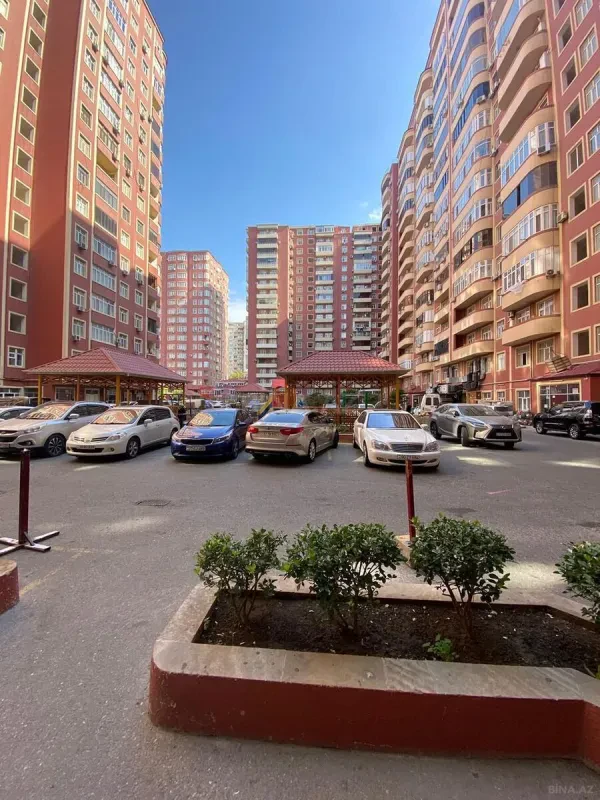 Satılır 2 otaqlı mənzil 100 m²