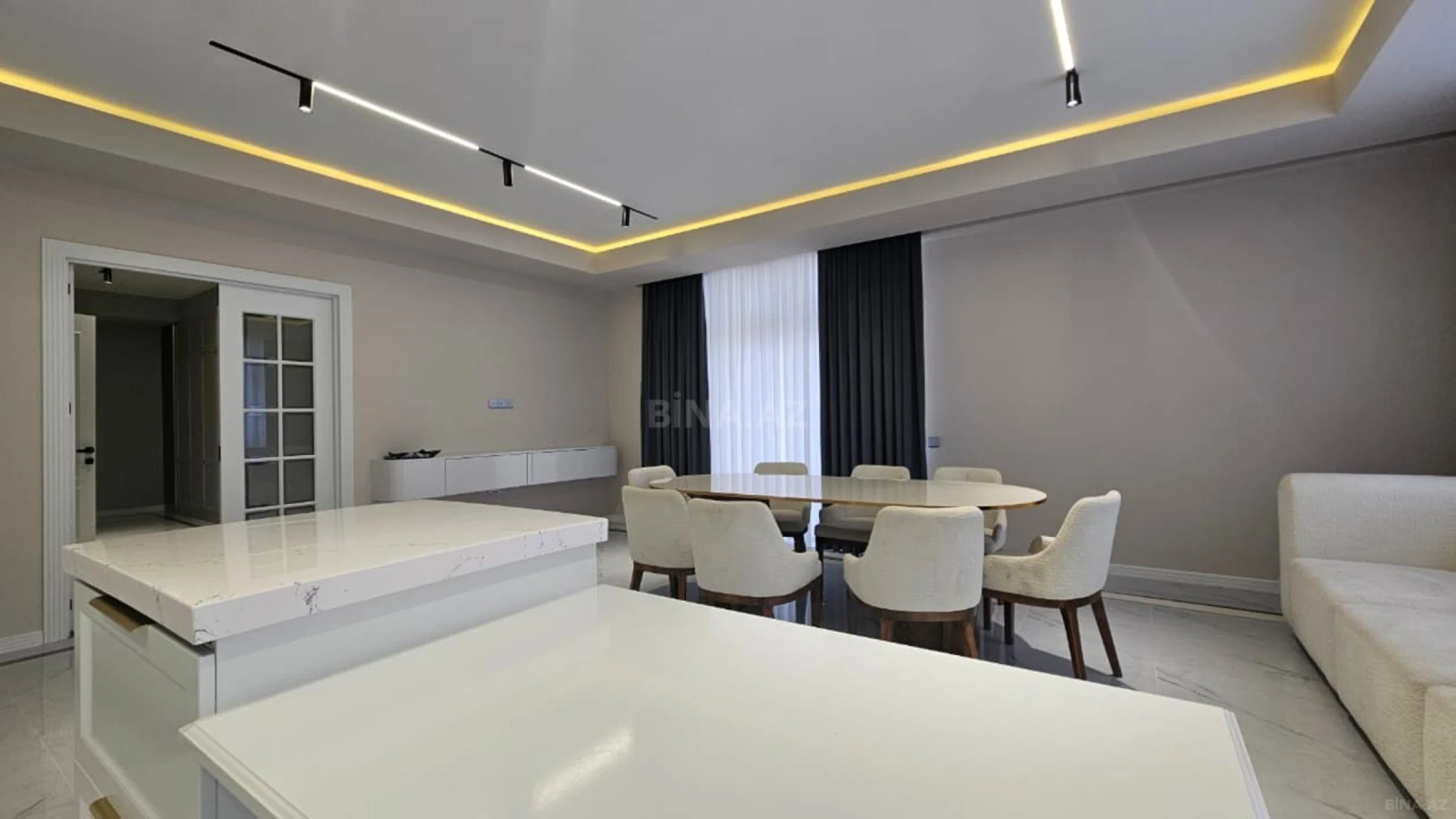 Satılır 4 otaqlı mənzil 178 m²