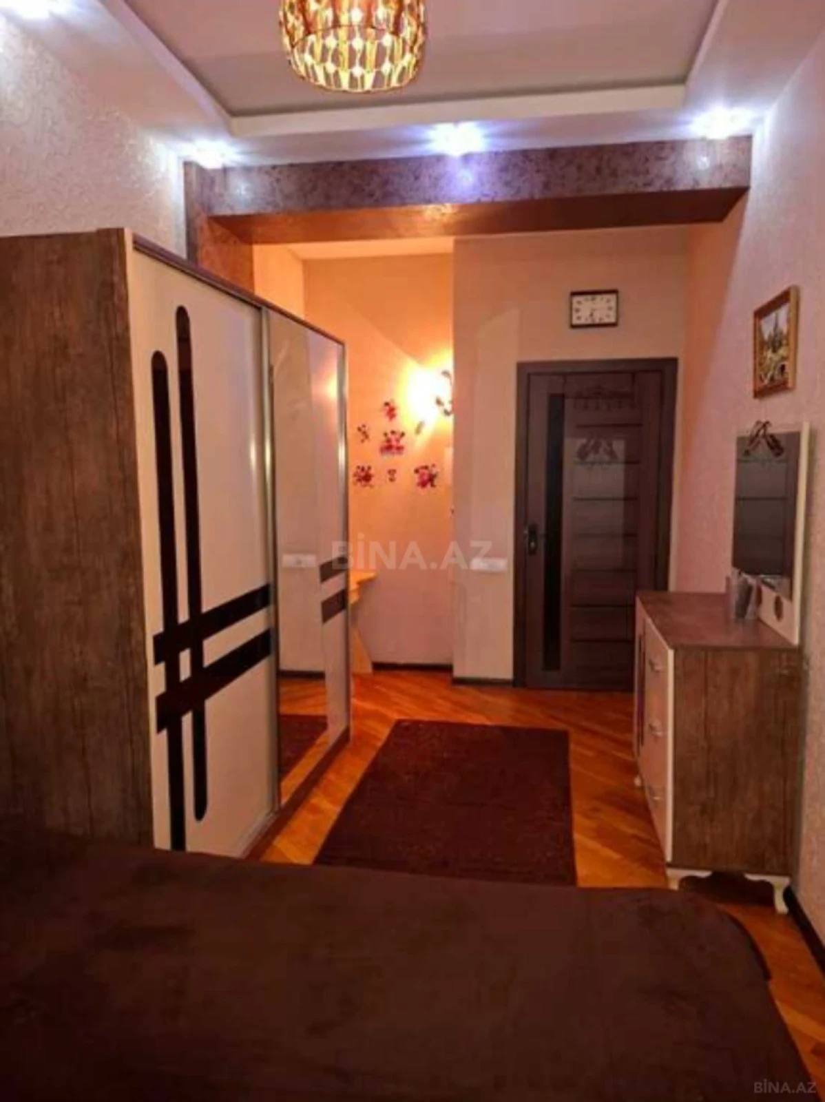 Kirayə verilir 2 otaqlı mənzil 65 m²