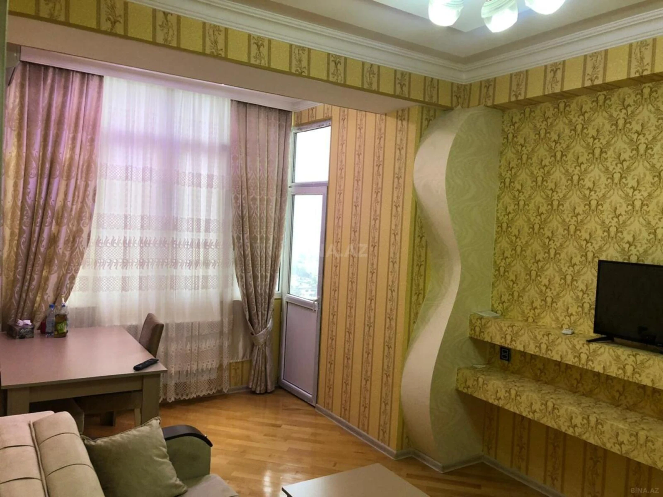 Kirayə verilir 2 otaqlı mənzil 60 m²