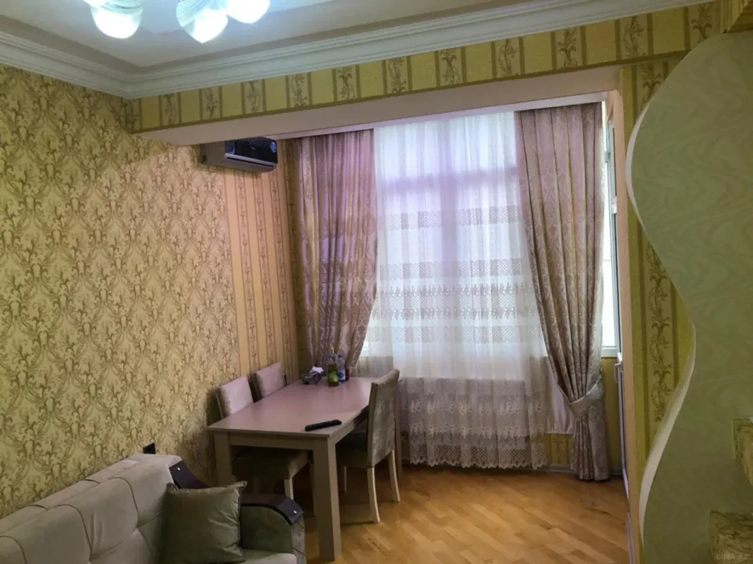 Kirayə verilir 2 otaqlı mənzil 60 m²