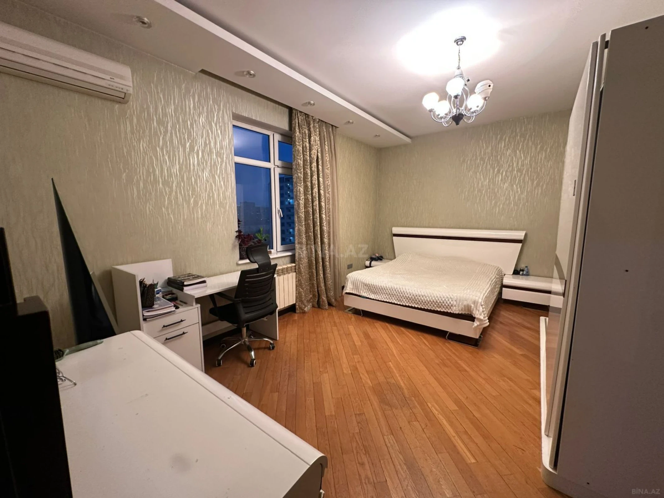 Satılır 3 otaqlı mənzil 117 m²