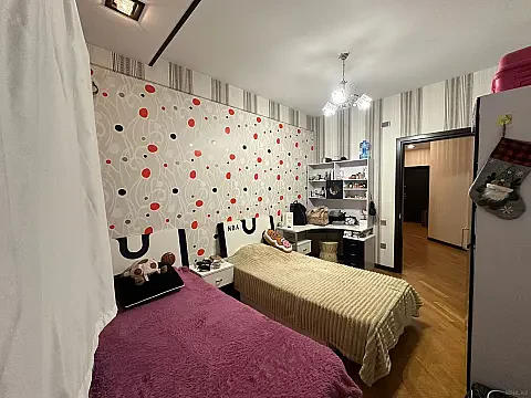 Satılır 3 otaqlı mənzil 117 m²