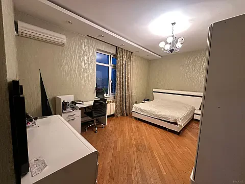 Satılır 3 otaqlı mənzil 117 m²