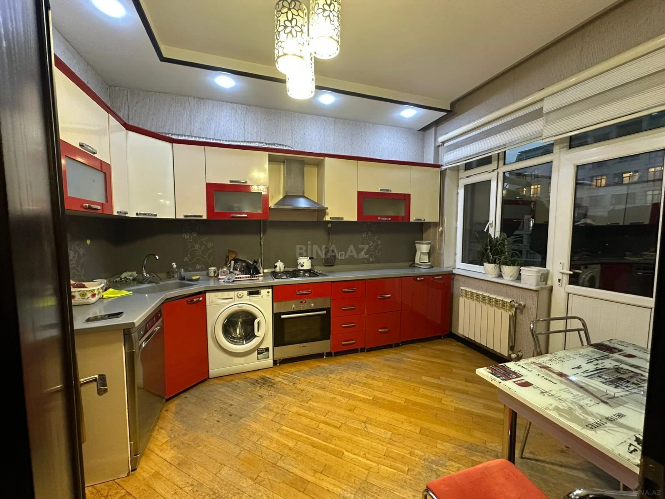 Satılır 3 otaqlı mənzil 117 m²