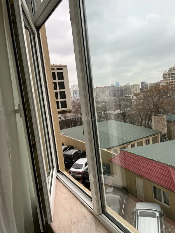 Kirayə verilir 3 otaqlı mənzil 135 m²