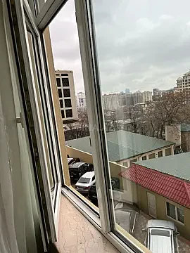 Kirayə verilir 3 otaqlı mənzil 135 m²