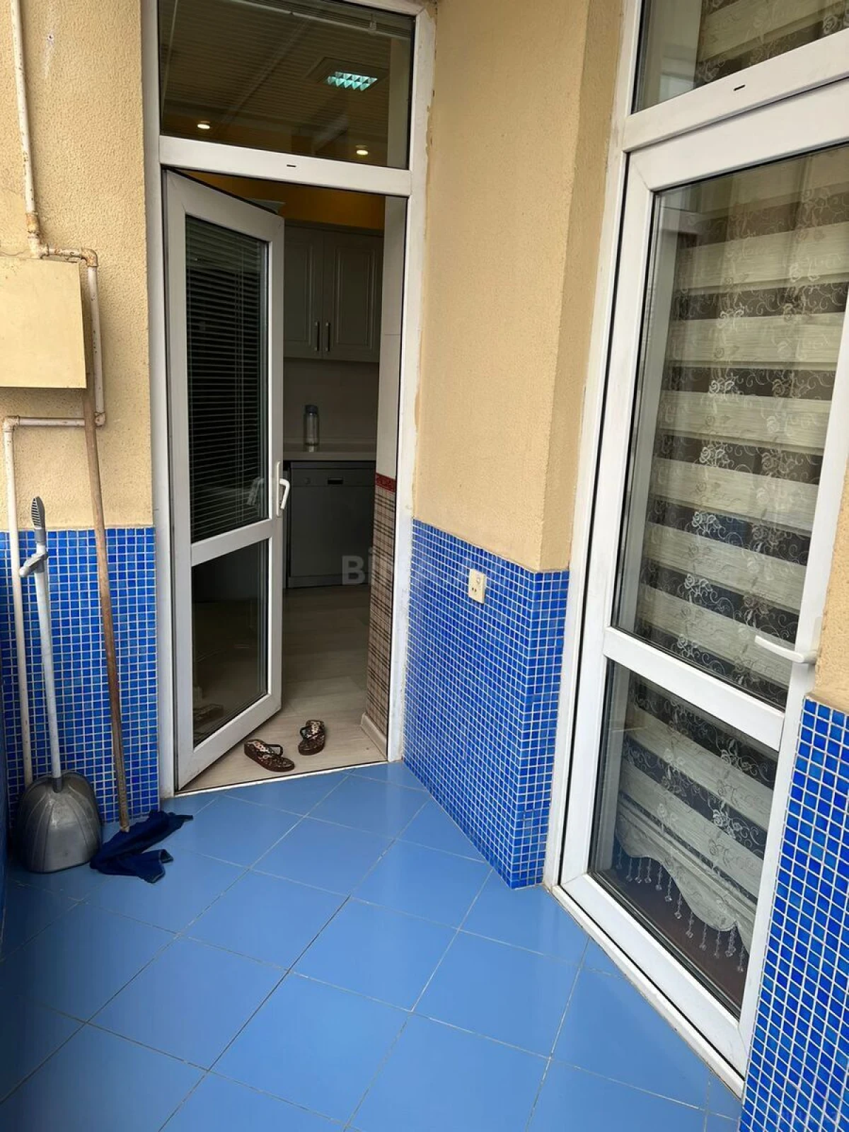 Kirayə verilir 3 otaqlı mənzil 135 m²