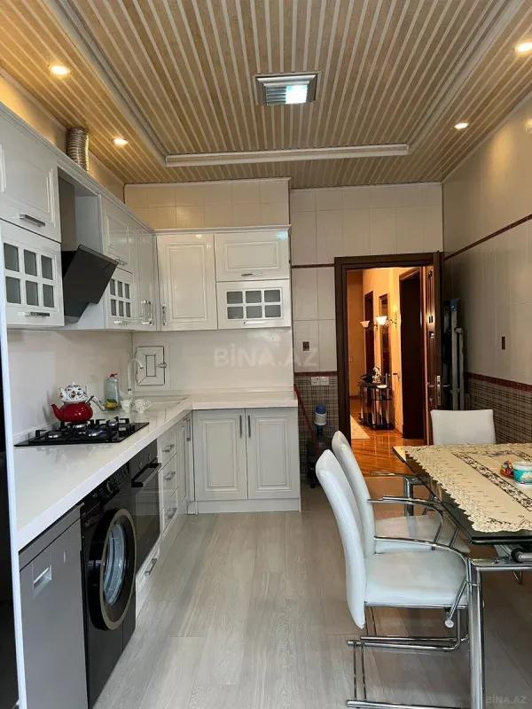 Kirayə verilir 3 otaqlı mənzil 135 m²