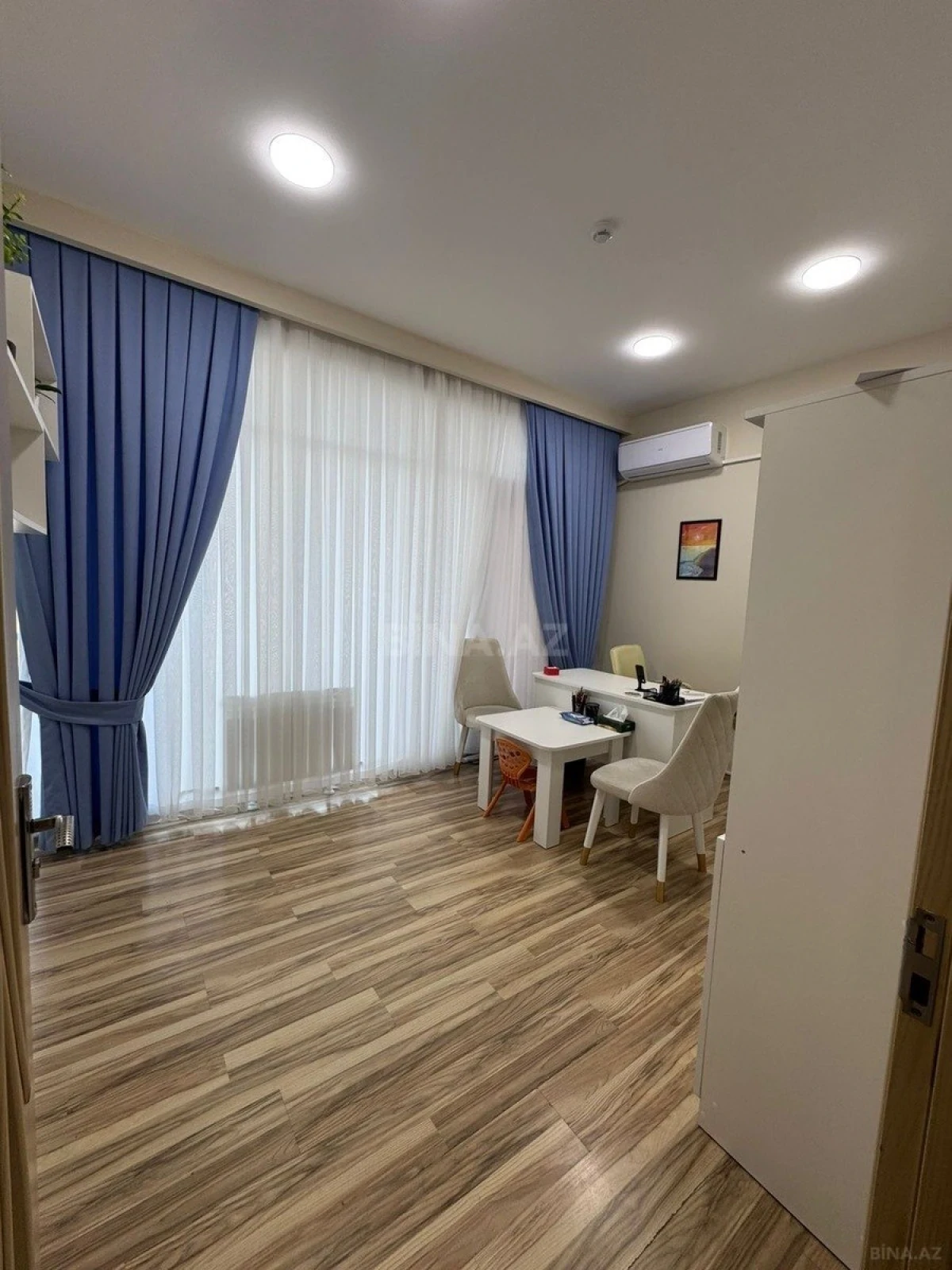 Kirayə verilir 20 otaqlı mənzil 440 m²