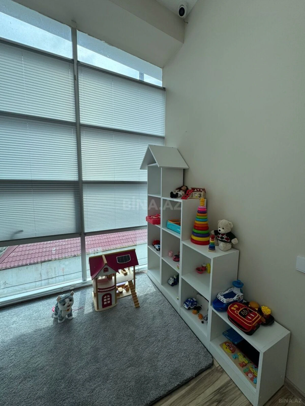 Kirayə verilir 20 otaqlı mənzil 440 m²