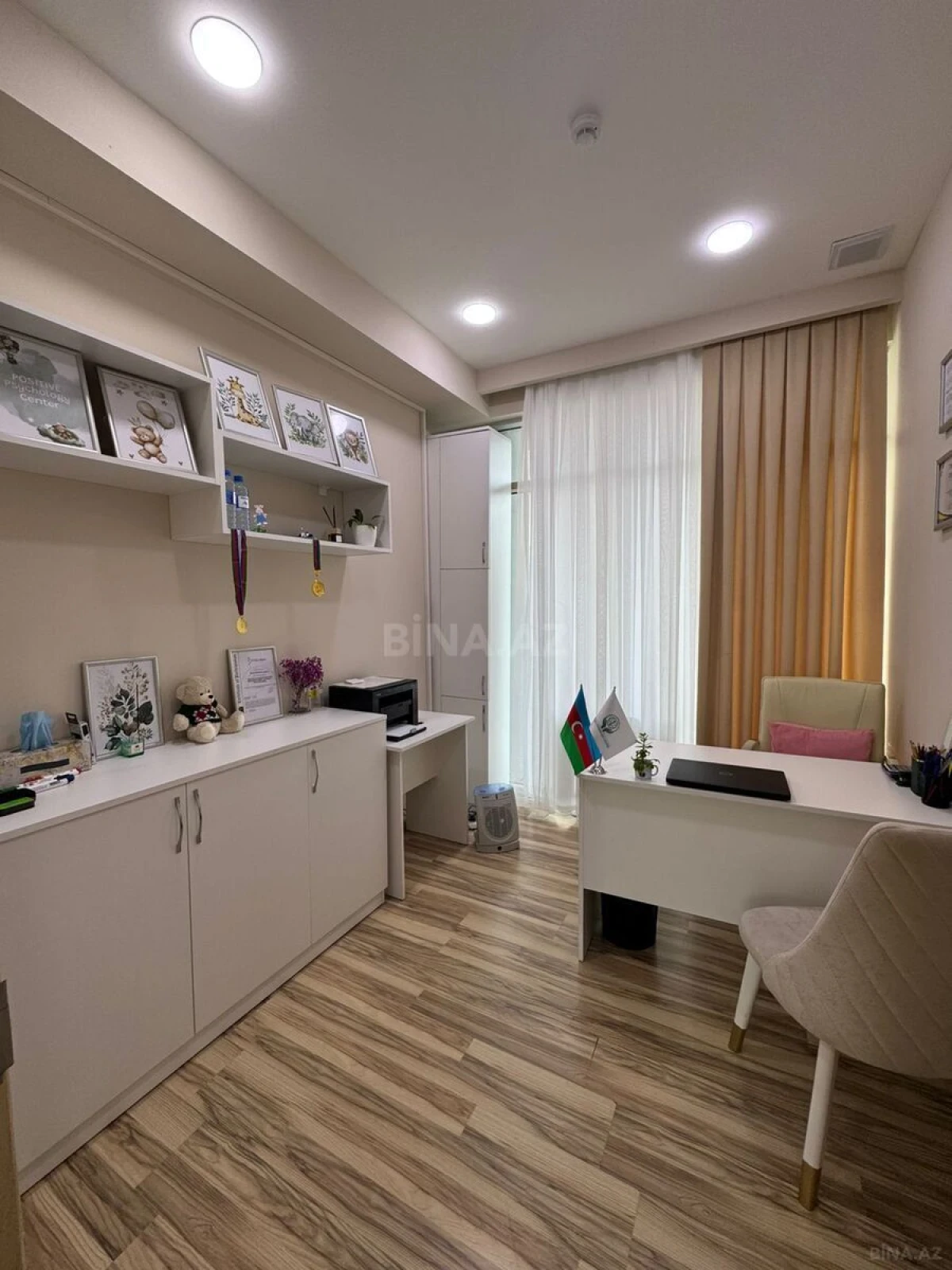 Kirayə verilir 20 otaqlı mənzil 440 m²