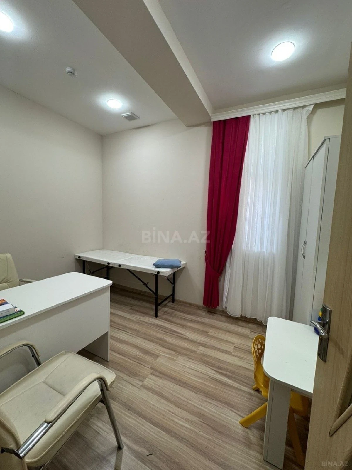 Kirayə verilir 20 otaqlı mənzil 440 m²