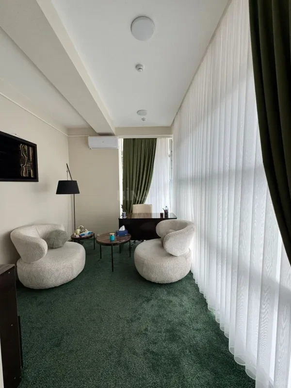 Kirayə verilir 20 otaqlı mənzil 440 m²