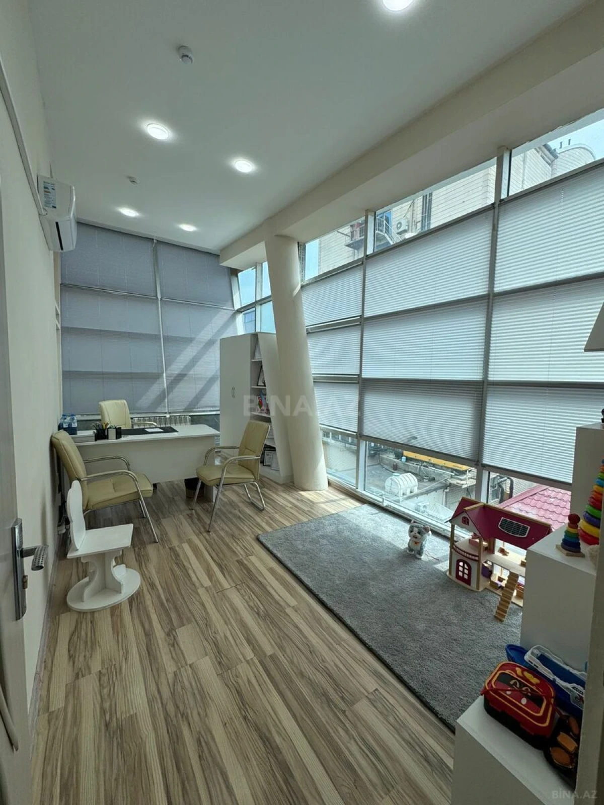 Kirayə verilir 20 otaqlı mənzil 440 m²