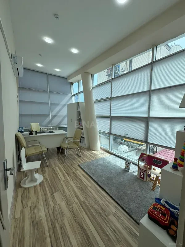 Kirayə verilir 20 otaqlı mənzil 440 m²