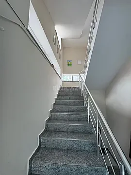 Kirayə verilir 20 otaqlı mənzil 440 m²