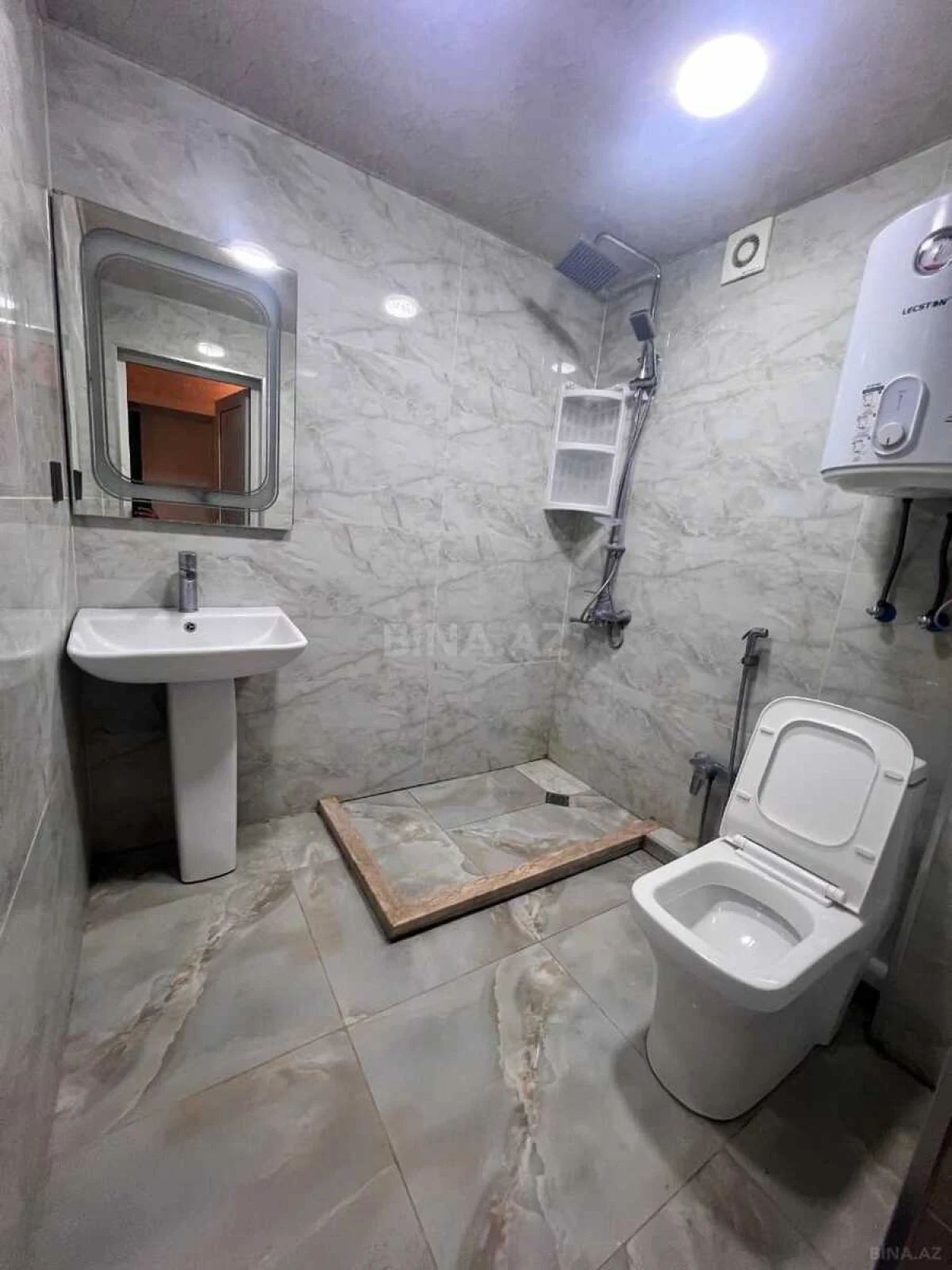 Satılır 3 otaqlı mənzil 64 m²