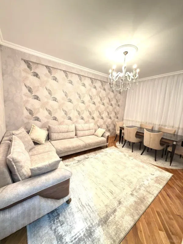 Kirayə verilir 2 otaqlı mənzil 65 m²