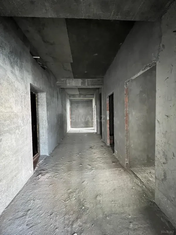 Satılır 4 otaqlı mənzil 192 m²