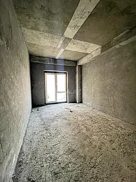 Satılır 4 otaqlı mənzil 192 m²