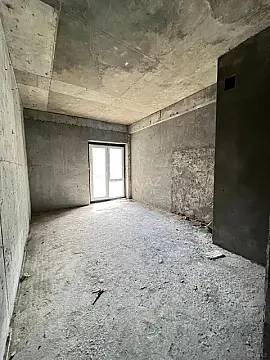 Satılır 4 otaqlı mənzil 192 m²