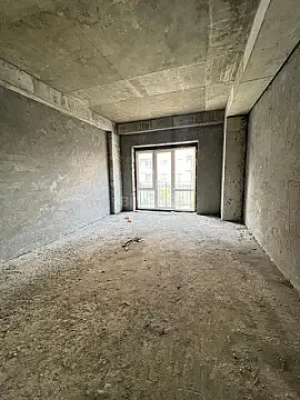 Satılır 4 otaqlı mənzil 192 m²