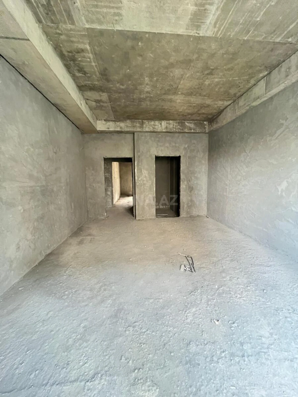 Satılır 4 otaqlı mənzil 192 m²