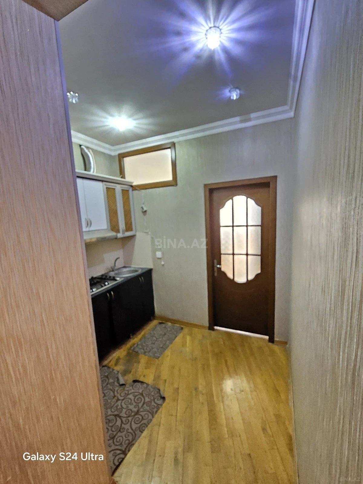 Kirayə verilir 2 otaqlı mənzil 70 m²