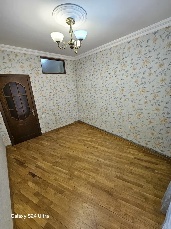 Kirayə verilir 2 otaqlı mənzil 70 m²