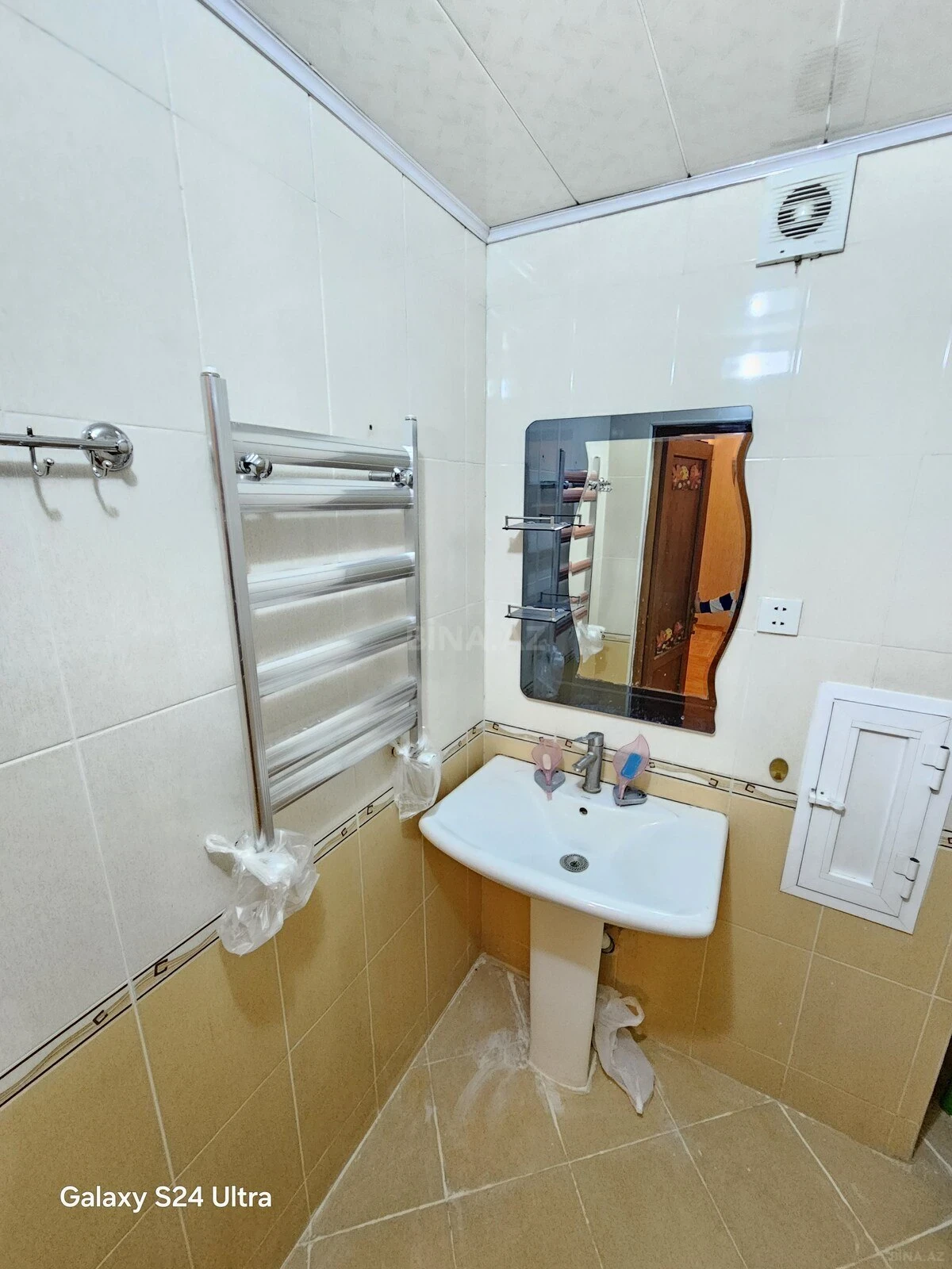 Kirayə verilir 2 otaqlı mənzil 70 m²