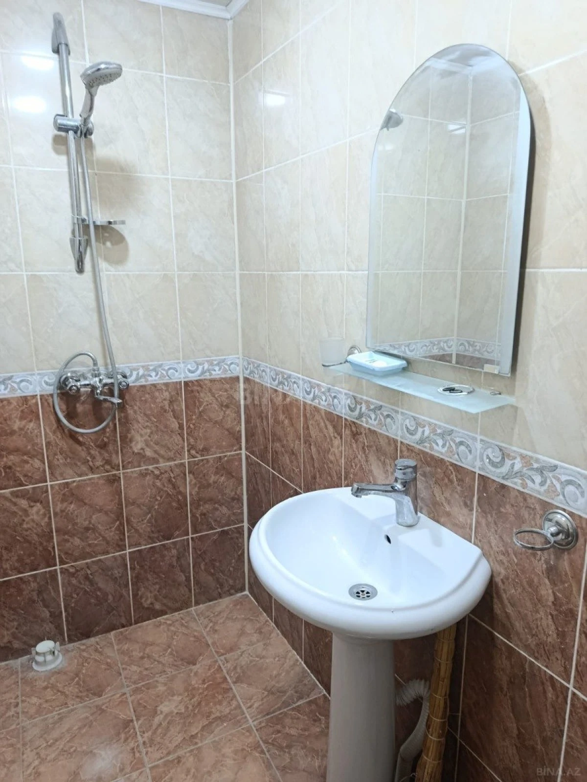 Kirayə verilir 2 otaqlı mənzil 65 m²