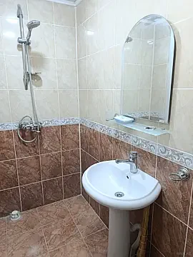 Kirayə verilir 2 otaqlı mənzil 65 m²
