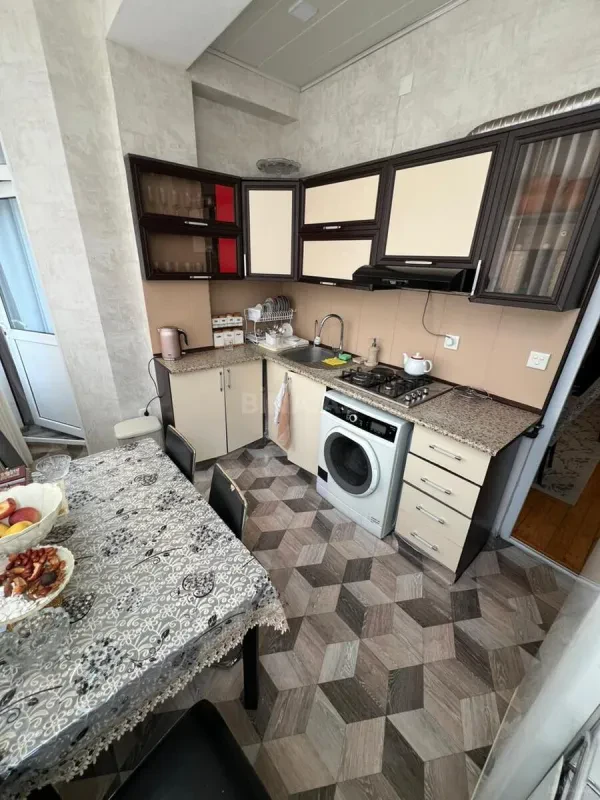 Satılır 2 otaqlı mənzil 58 m²