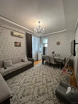 Satılır 2 otaqlı mənzil 58 m²