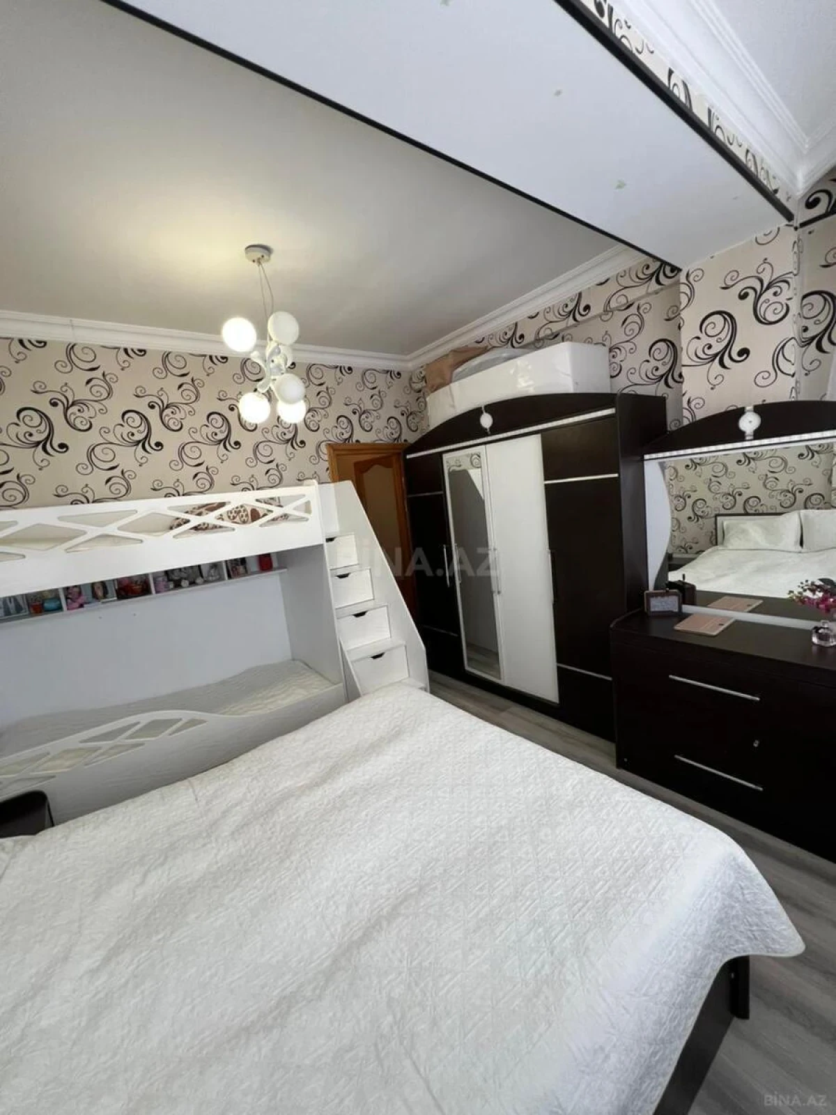 Satılır 2 otaqlı mənzil 58 m²