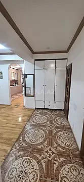 Satılır 4 otaqlı mənzil 131 m²