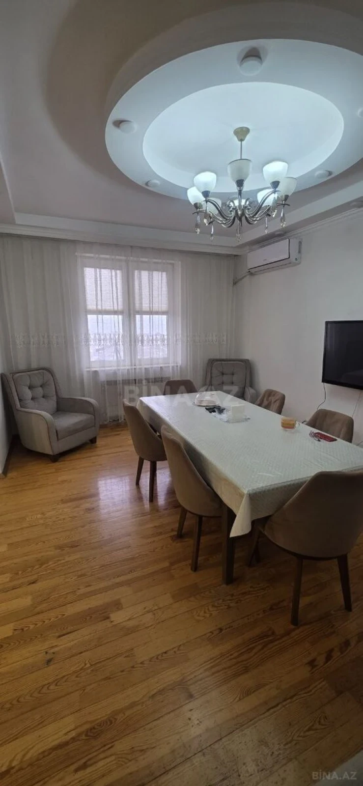 Satılır 4 otaqlı mənzil 131 m²