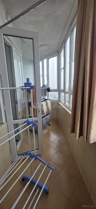 Satılır 4 otaqlı mənzil 131 m²